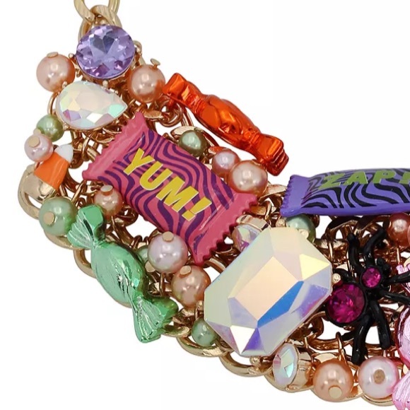 NWT ⚜️ 🍭⚜️ BETSEY JOHNSON Faux Stone Candy Statement Bib Necklace Halloween - Picture 5 of 10